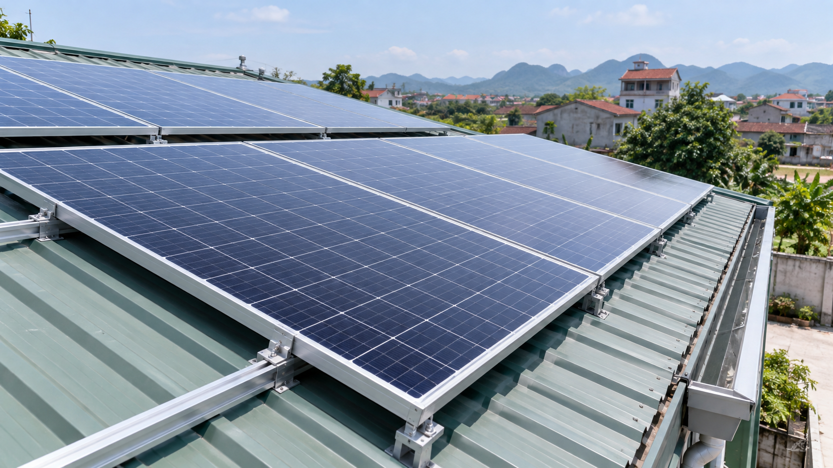 Minh họa tấm pin và khung lắp đặt trên mái tôn